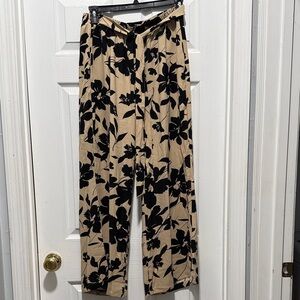 NWT BloomChic Black and Beige Floral Wide Leg Pants